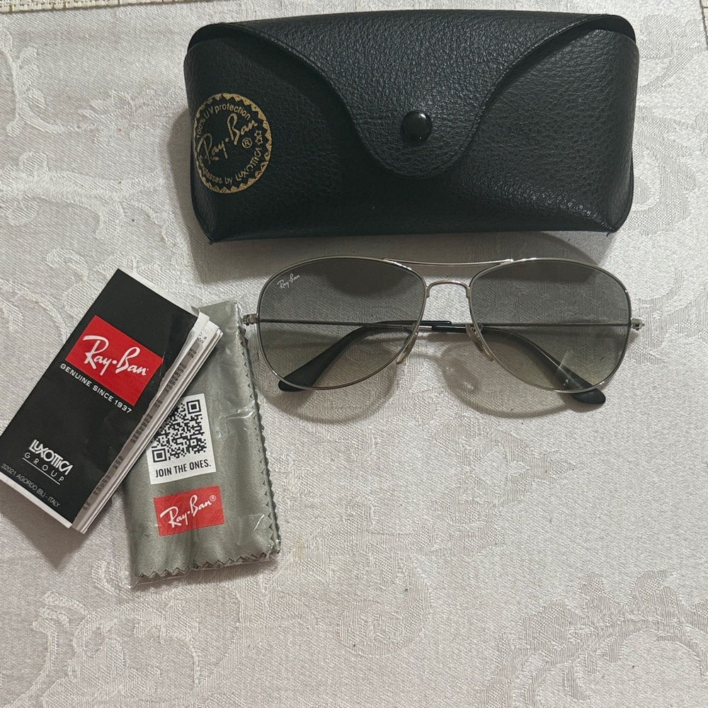 Ray-Ban Silver Aviator Sunglasses
